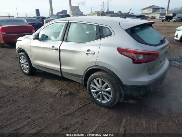 Серый Ниссан Rogue Sport, объемом двигателя 2 л и пробегом 128 тыс. км за 10800 $, фото 3 на Automoto.ua