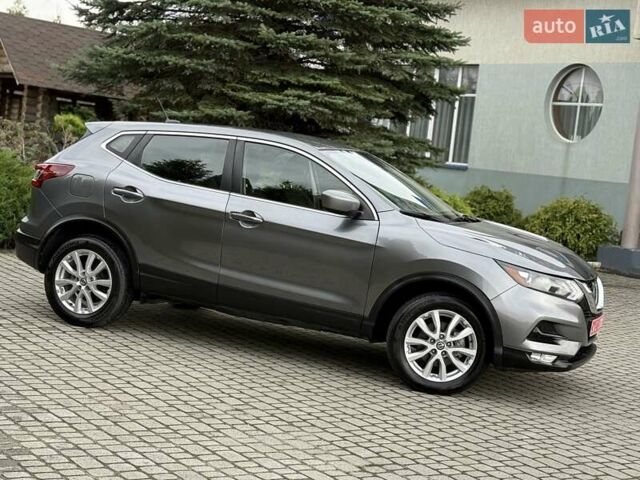 Серый Ниссан Rogue Sport, объемом двигателя 2 л и пробегом 93 тыс. км за 15300 $, фото 25 на Automoto.ua