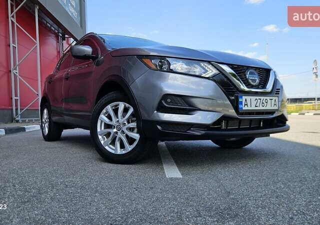 Серый Ниссан Rogue Sport, объемом двигателя 2 л и пробегом 99 тыс. км за 15999 $, фото 15 на Automoto.ua