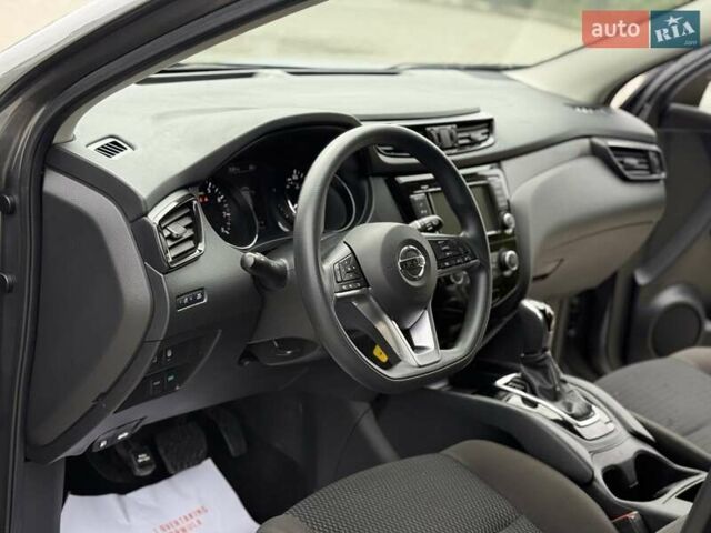 Серый Ниссан Rogue Sport, объемом двигателя 2 л и пробегом 93 тыс. км за 15300 $, фото 48 на Automoto.ua