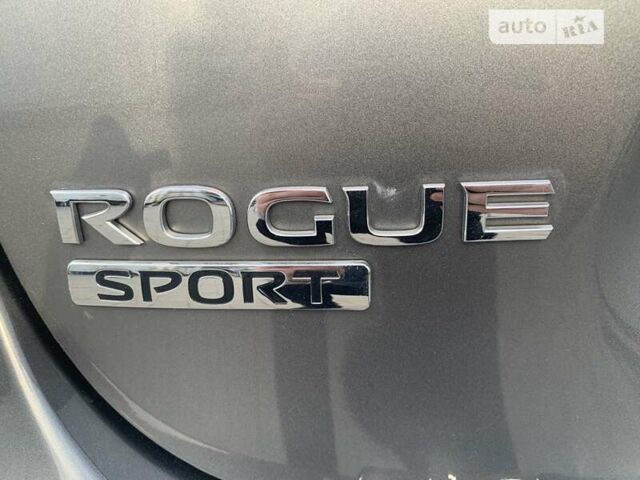 Серый Ниссан Rogue Sport, объемом двигателя 0 л и пробегом 14 тыс. км за 16900 $, фото 9 на Automoto.ua