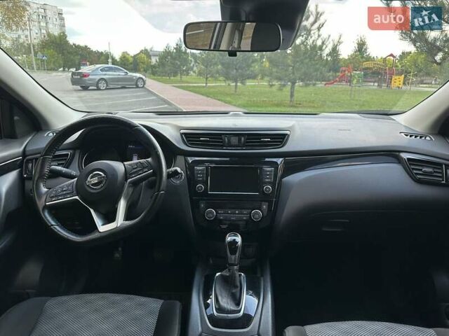 Серый Ниссан Rogue Sport, объемом двигателя 0 л и пробегом 15 тыс. км за 17500 $, фото 9 на Automoto.ua