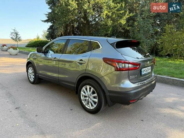 Серый Ниссан Rogue Sport, объемом двигателя 2 л и пробегом 68 тыс. км за 16600 $, фото 2 на Automoto.ua