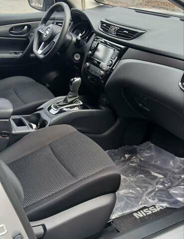 Серый Ниссан Rogue Sport, объемом двигателя 2 л и пробегом 35 тыс. км за 15950 $, фото 7 на Automoto.ua