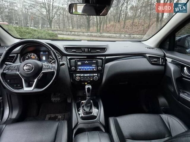 Серый Ниссан Rogue Sport, объемом двигателя 2 л и пробегом 70 тыс. км за 18200 $, фото 16 на Automoto.ua