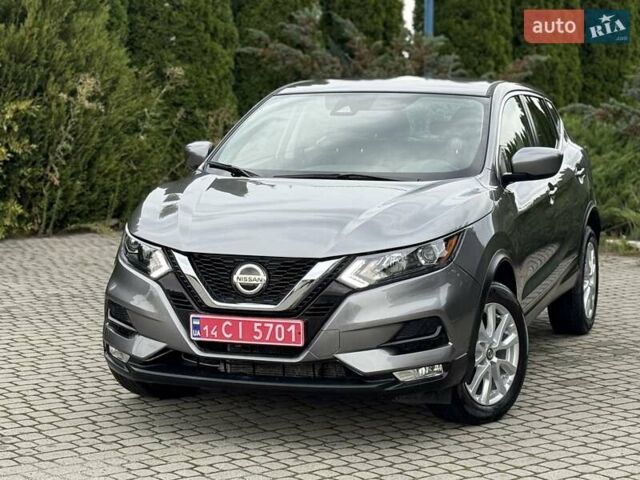 Серый Ниссан Rogue Sport, объемом двигателя 2 л и пробегом 93 тыс. км за 15300 $, фото 1 на Automoto.ua