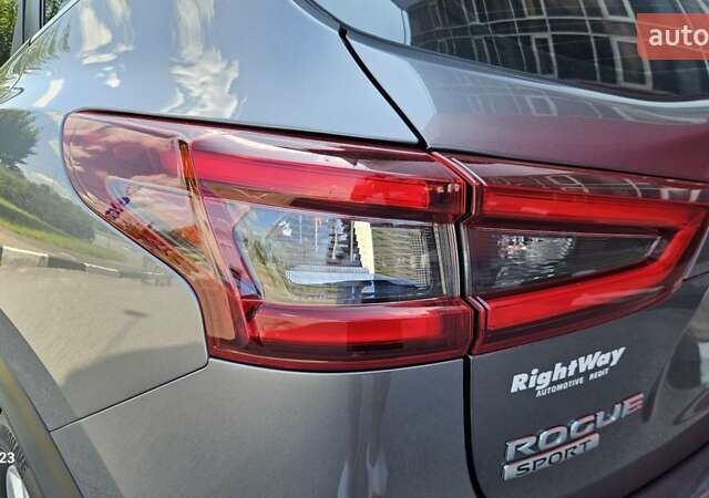 Серый Ниссан Rogue Sport, объемом двигателя 2 л и пробегом 99 тыс. км за 15999 $, фото 12 на Automoto.ua