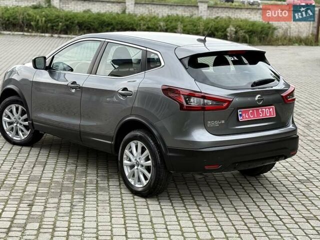 Серый Ниссан Rogue Sport, объемом двигателя 2 л и пробегом 93 тыс. км за 15300 $, фото 14 на Automoto.ua