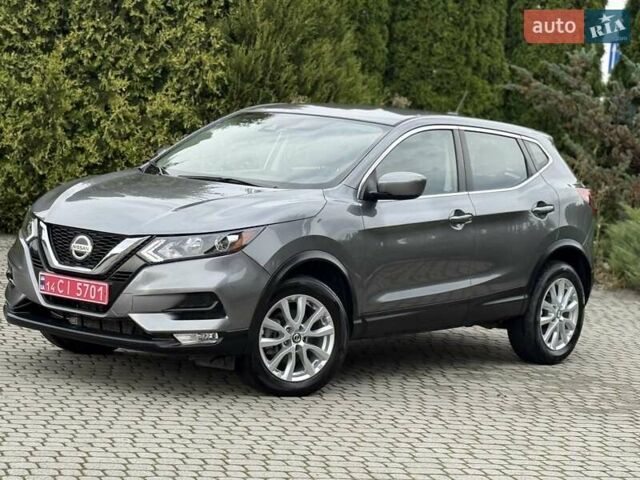 Серый Ниссан Rogue Sport, объемом двигателя 2 л и пробегом 93 тыс. км за 15300 $, фото 6 на Automoto.ua