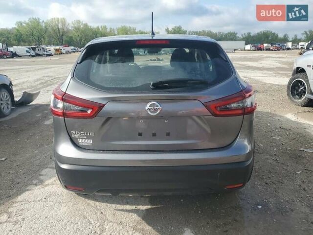 Серый Ниссан Rogue Sport, объемом двигателя 2 л и пробегом 119 тыс. км за 11950 $, фото 4 на Automoto.ua