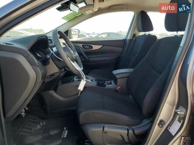 Серый Ниссан Rogue Sport, объемом двигателя 2 л и пробегом 41 тыс. км за 3000 $, фото 6 на Automoto.ua