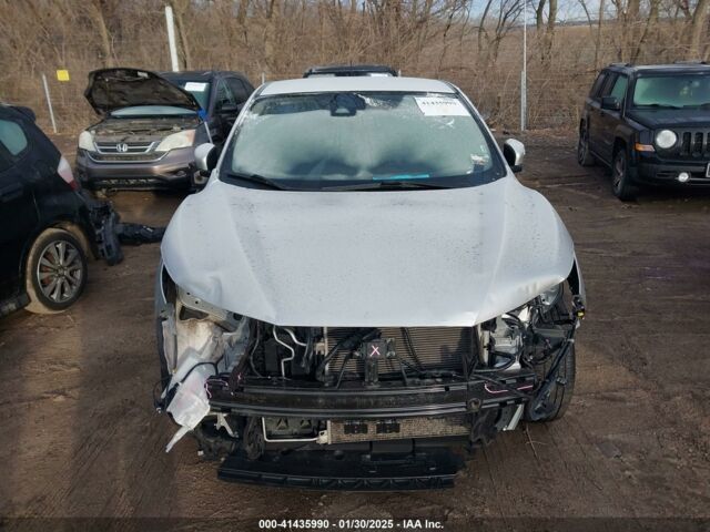 Серый Ниссан Rogue Sport, объемом двигателя 2 л и пробегом 128 тыс. км за 10800 $, фото 1 на Automoto.ua