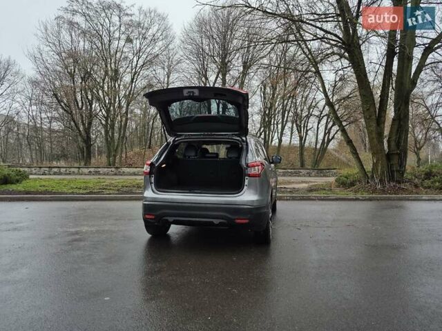 Серый Ниссан Rogue Sport, объемом двигателя 2 л и пробегом 70 тыс. км за 18200 $, фото 6 на Automoto.ua