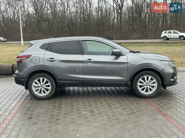 Серый Ниссан Rogue Sport, объемом двигателя 2 л и пробегом 28 тыс. км за 19000 $, фото 2 на Automoto.ua