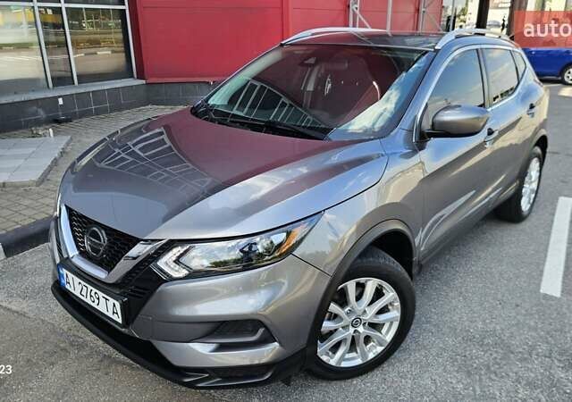 Серый Ниссан Rogue Sport, объемом двигателя 2 л и пробегом 99 тыс. км за 15999 $, фото 18 на Automoto.ua
