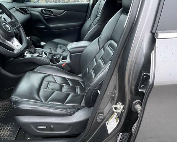 Серый Ниссан Rogue Sport, объемом двигателя 2 л и пробегом 28 тыс. км за 19000 $, фото 5 на Automoto.ua