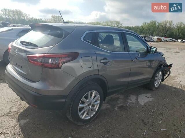 Серый Ниссан Rogue Sport, объемом двигателя 2 л и пробегом 119 тыс. км за 11950 $, фото 3 на Automoto.ua