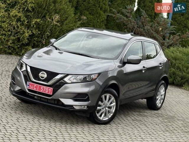 Серый Ниссан Rogue Sport, объемом двигателя 2 л и пробегом 93 тыс. км за 15300 $, фото 5 на Automoto.ua
