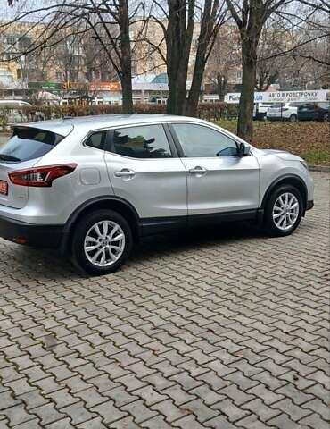 Серый Ниссан Rogue Sport, объемом двигателя 2 л и пробегом 35 тыс. км за 15950 $, фото 19 на Automoto.ua