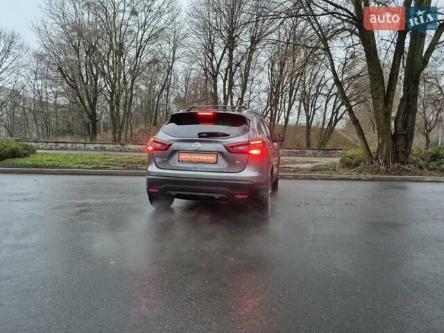 Серый Ниссан Rogue Sport, объемом двигателя 2 л и пробегом 70 тыс. км за 18200 $, фото 5 на Automoto.ua