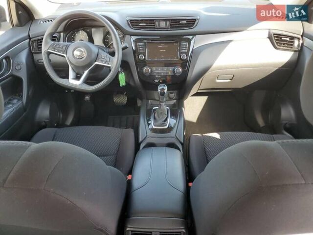 Серый Ниссан Rogue Sport, объемом двигателя 2 л и пробегом 41 тыс. км за 3000 $, фото 7 на Automoto.ua
