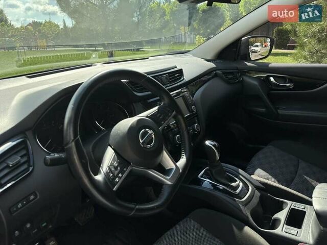 Серый Ниссан Rogue Sport, объемом двигателя 0 л и пробегом 15 тыс. км за 17500 $, фото 1 на Automoto.ua