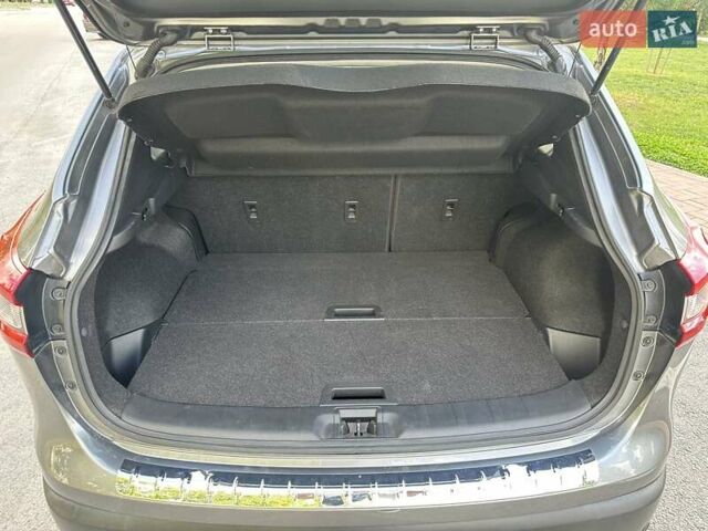 Серый Ниссан Rogue Sport, объемом двигателя 0 л и пробегом 15 тыс. км за 17500 $, фото 14 на Automoto.ua