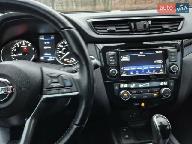 Серый Ниссан Rogue Sport, объемом двигателя 2 л и пробегом 70 тыс. км за 18200 $, фото 18 на Automoto.ua