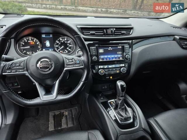 Серый Ниссан Rogue Sport, объемом двигателя 2 л и пробегом 70 тыс. км за 18200 $, фото 12 на Automoto.ua