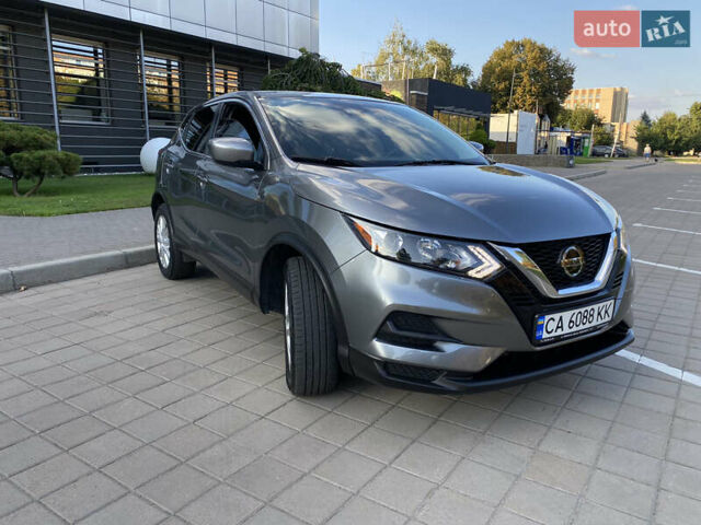 Серый Ниссан Rogue Sport, объемом двигателя 2 л и пробегом 120 тыс. км за 15900 $, фото 5 на Automoto.ua