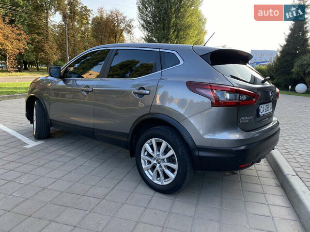 Серый Ниссан Rogue Sport, объемом двигателя 2 л и пробегом 120 тыс. км за 15900 $, фото 2 на Automoto.ua