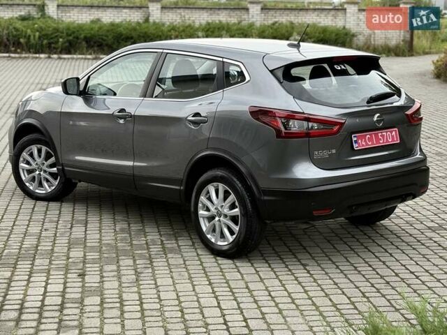 Серый Ниссан Rogue Sport, объемом двигателя 2 л и пробегом 93 тыс. км за 15300 $, фото 13 на Automoto.ua