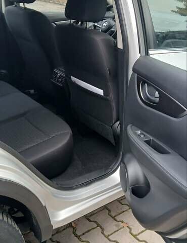 Серый Ниссан Rogue Sport, объемом двигателя 2 л и пробегом 35 тыс. км за 15950 $, фото 10 на Automoto.ua