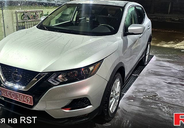 Серый Ниссан Rogue Sport, объемом двигателя 20 л и пробегом 72 тыс. км за 15300 $, фото 8 на Automoto.ua
