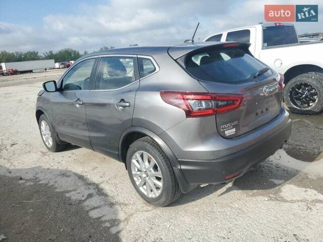 Серый Ниссан Rogue Sport, объемом двигателя 2 л и пробегом 119 тыс. км за 11950 $, фото 2 на Automoto.ua