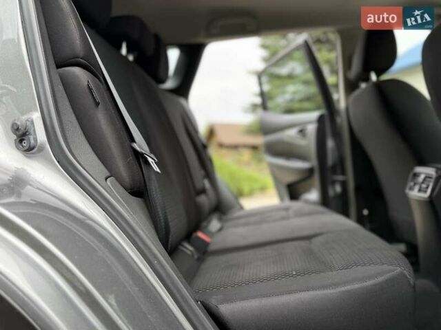 Серый Ниссан Rogue Sport, объемом двигателя 2 л и пробегом 93 тыс. км за 15300 $, фото 62 на Automoto.ua