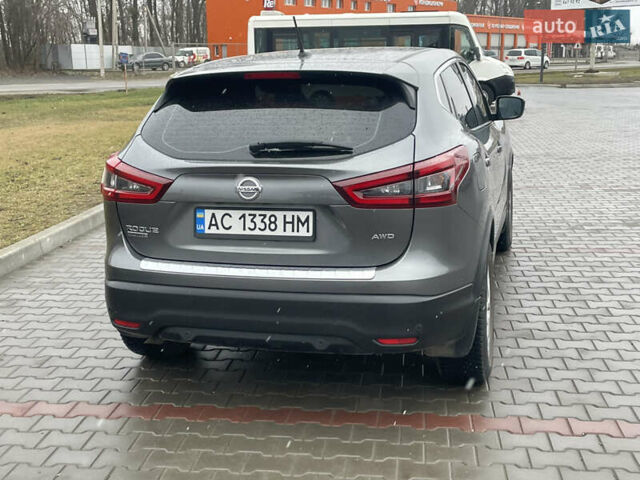 Серый Ниссан Rogue Sport, объемом двигателя 2 л и пробегом 28 тыс. км за 19000 $, фото 4 на Automoto.ua