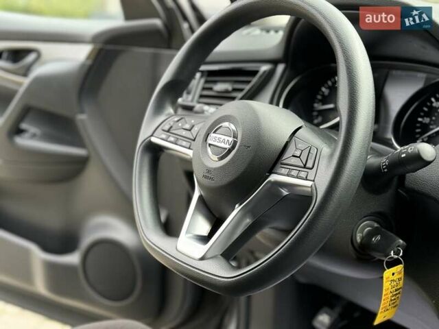 Серый Ниссан Rogue Sport, объемом двигателя 2 л и пробегом 93 тыс. км за 15300 $, фото 37 на Automoto.ua