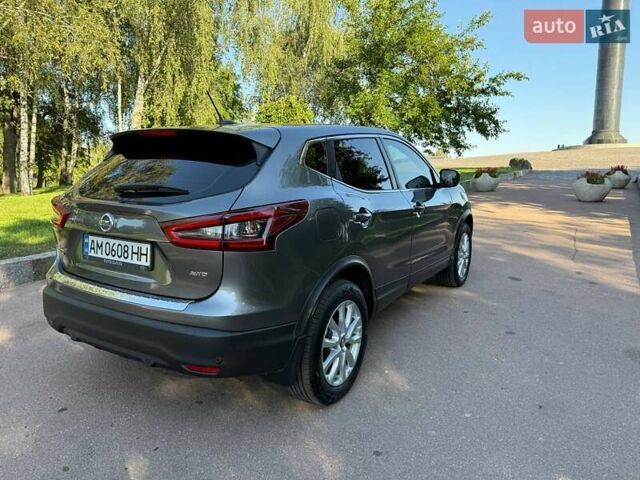 Серый Ниссан Rogue Sport, объемом двигателя 2 л и пробегом 68 тыс. км за 16600 $, фото 1 на Automoto.ua