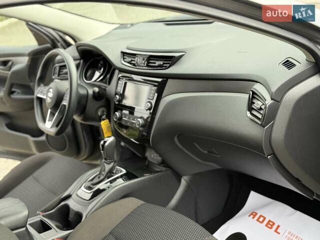 Серый Ниссан Rogue Sport, объемом двигателя 2 л и пробегом 93 тыс. км за 15300 $, фото 34 на Automoto.ua