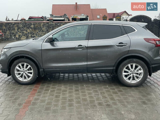 Серый Ниссан Rogue Sport, объемом двигателя 2 л и пробегом 28 тыс. км за 19000 $, фото 3 на Automoto.ua
