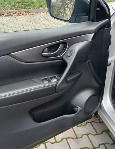 Серый Ниссан Rogue Sport, объемом двигателя 2 л и пробегом 35 тыс. км за 15950 $, фото 11 на Automoto.ua