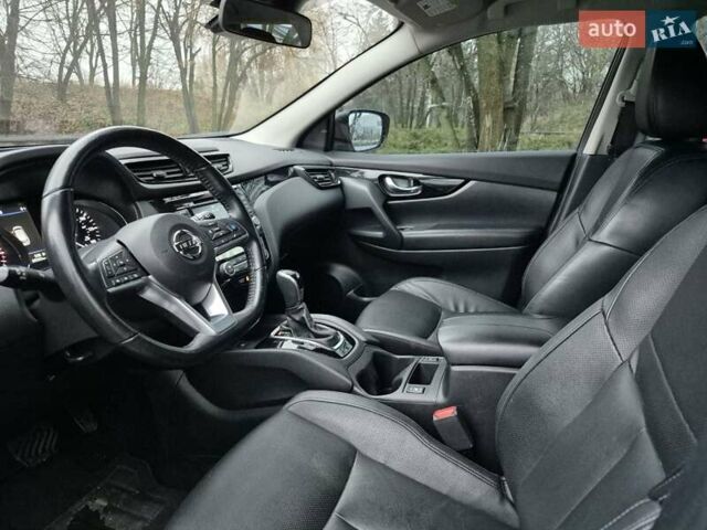 Серый Ниссан Rogue Sport, объемом двигателя 2 л и пробегом 70 тыс. км за 18200 $, фото 11 на Automoto.ua