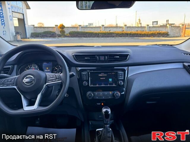 Серый Ниссан Rogue Sport, объемом двигателя 20 л и пробегом 72 тыс. км за 15300 $, фото 4 на Automoto.ua