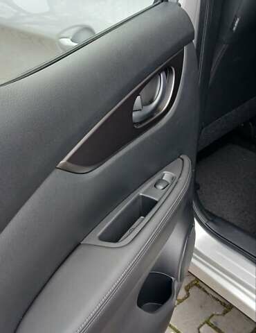 Серый Ниссан Rogue Sport, объемом двигателя 2 л и пробегом 35 тыс. км за 15950 $, фото 9 на Automoto.ua