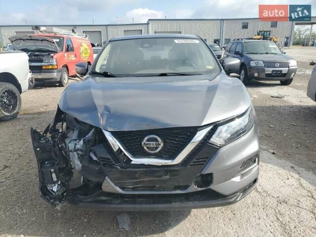 Серый Ниссан Rogue Sport, объемом двигателя 2 л и пробегом 119 тыс. км за 11950 $, фото 5 на Automoto.ua