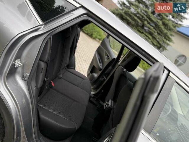 Серый Ниссан Rogue Sport, объемом двигателя 2 л и пробегом 93 тыс. км за 15300 $, фото 61 на Automoto.ua