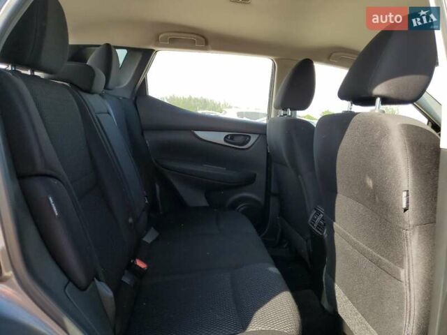 Серый Ниссан Rogue Sport, объемом двигателя 2 л и пробегом 41 тыс. км за 3000 $, фото 10 на Automoto.ua