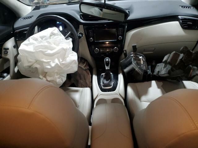 Серый Ниссан Rogue Sport, объемом двигателя 2 л и пробегом 12 тыс. км за 8300 $, фото 7 на Automoto.ua