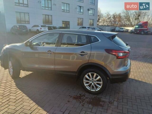 Серый Ниссан Rogue Sport, объемом двигателя 2 л и пробегом 99 тыс. км за 14950 $, фото 2 на Automoto.ua